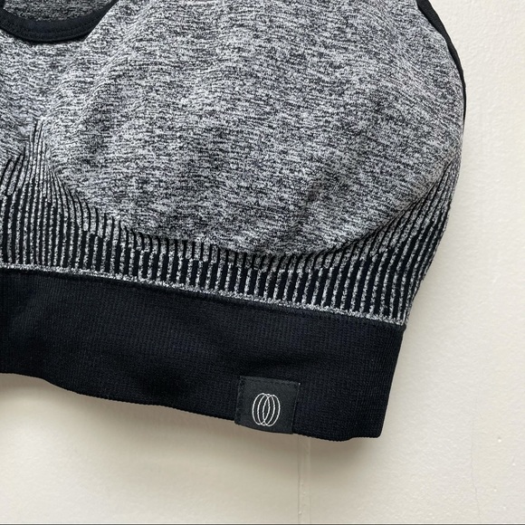 Basic Padded & Razor Back Sports Bra - Picture 2 of 5